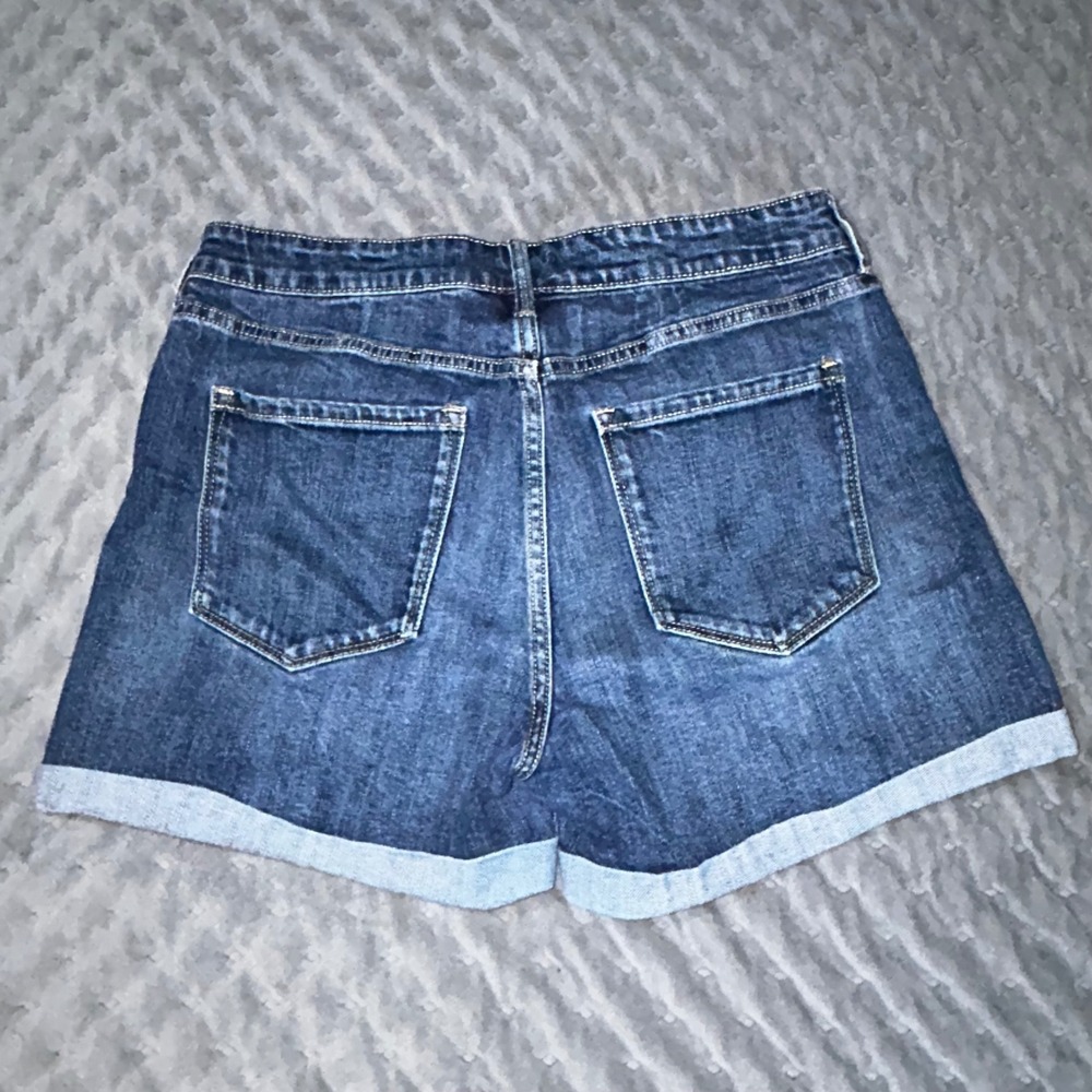 Old Navy High Rise Distressed Cuffed Denim Shorts Dark Wash Size 12 - Picture 4 of 6